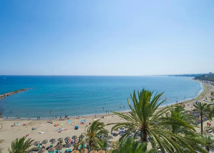 Frontal View With Spacious Balcony شقة