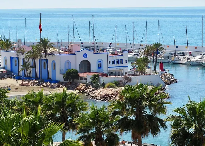 Frontal View With Spacious Balcony ماربيا