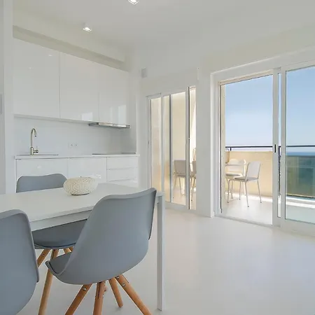 Appartement Frontal View With Spacious Balcony