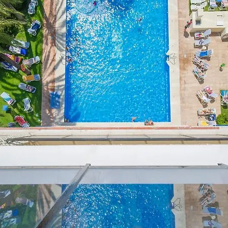 Frontal View With Spacious Balcony Lejlighed