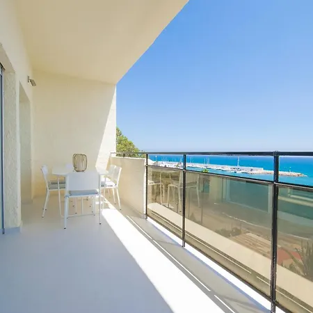 Frontal View With Spacious Balcony ماربيا